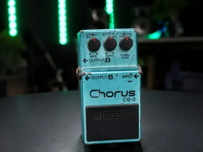 PEDAL CLÁSSICO BOSS CE-3 JAPÃO 
