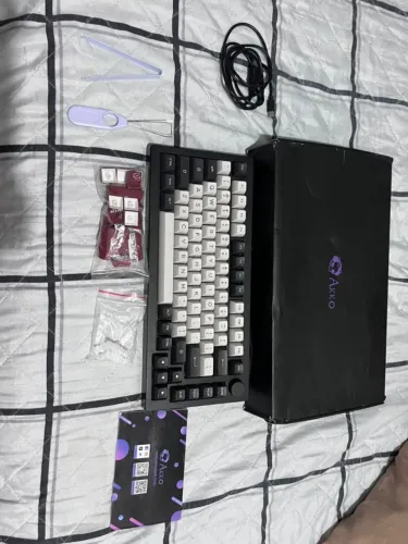 teclado mecânico akko 5075b plus dracula castle