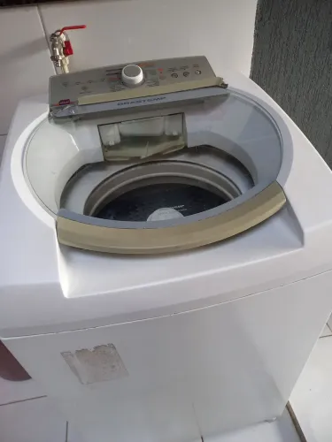 Máquina de lavar roupas brastemp