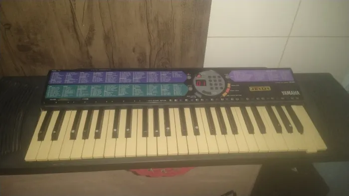 TECLADO YAMAHA PSR-77