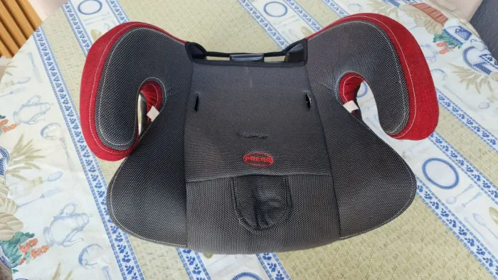 Assento infantil veicular