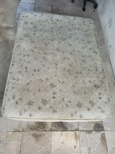 Colchão de casal molas