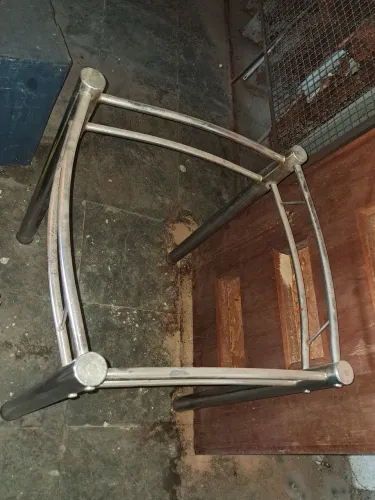 Base de mesa + 4 cadeiras