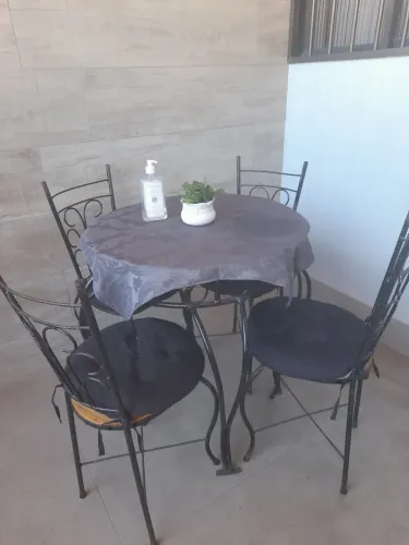 Mesa usada para varanda 