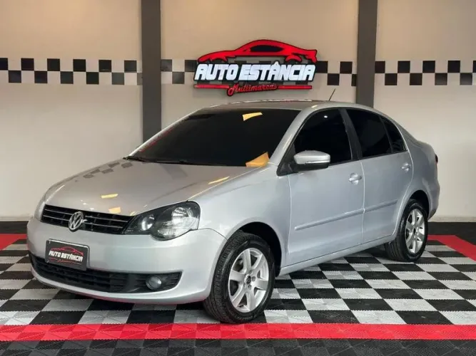 Volkswagen Polo Sedan 1.6 MI 101cv 8V 4P 2012