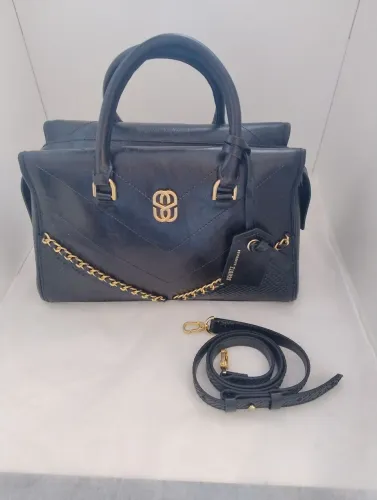 Bolsa Schutz suri nova