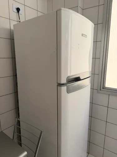 Geladeira 370 Litros TC41 Frost Free Continental