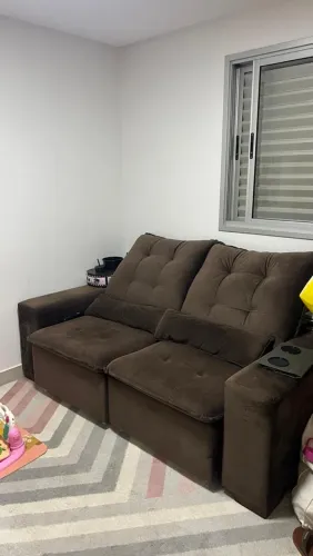 Sofá retrátil marrom