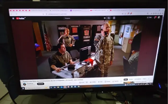 Monitor AOC 20 Polegadas Wide Modelo I2276VW Digital