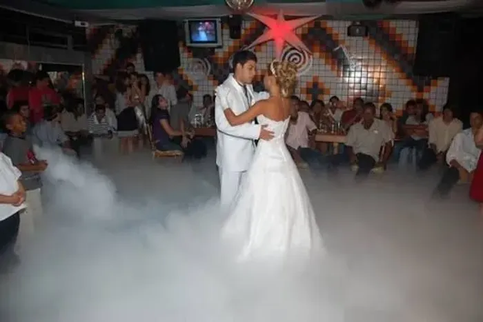 Maquina de Gelo Seco Névoa Fumaça p/ Casamentos Festa de Debutante e Estúdio de Gravação