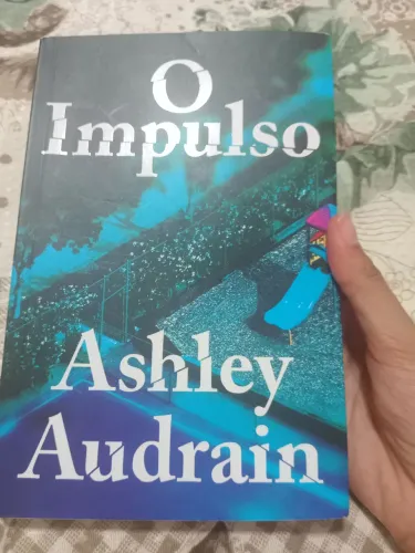 Livro "O impulso" de Ashley Audrain