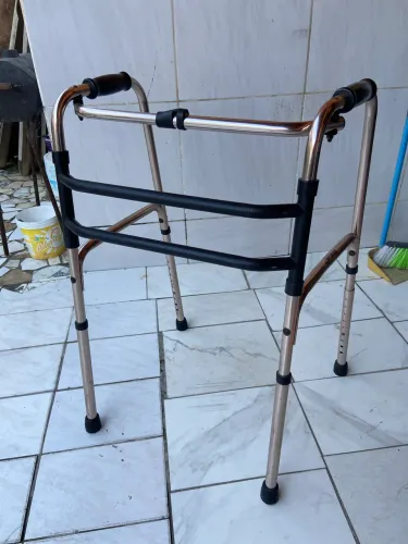 Andador alumínio bronze muito resistente