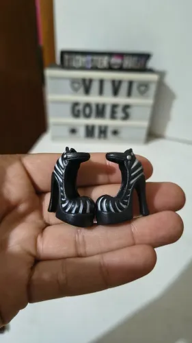 Monster High peça reposição sapato Frankie básica G1