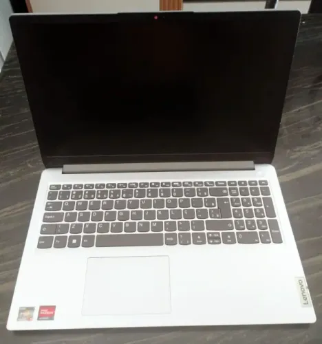 Notebook Lenovo IdeaPad 1 AMD Ryzen 3 7320U 8GB RAM SSD 256GB NVMe