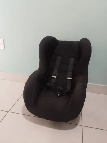 Cadeirinha para veículo usada