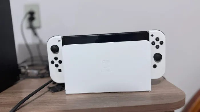 NINTENDO SWITCH OLED 3 MESES DE USO 