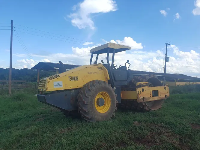 Rolo compactador Bomag