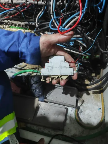 Serviço de manutenção elétrica predial
