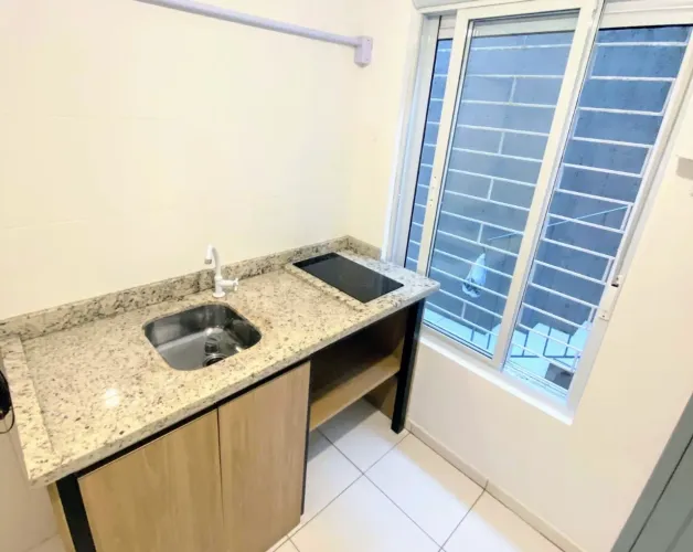 Alugo excelente kitnet no Itaguaçu - Florianópolis