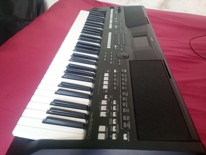 Teclado Yamaha sx 600