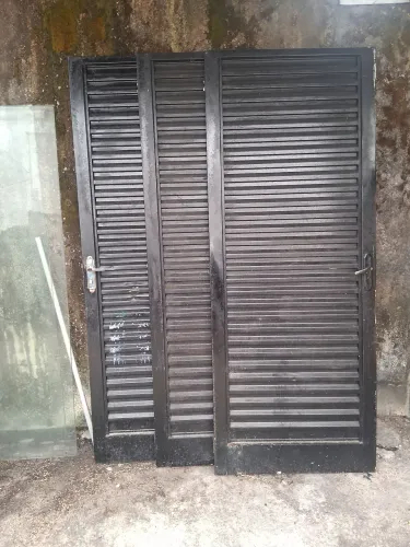 3 Portas de ferro $240