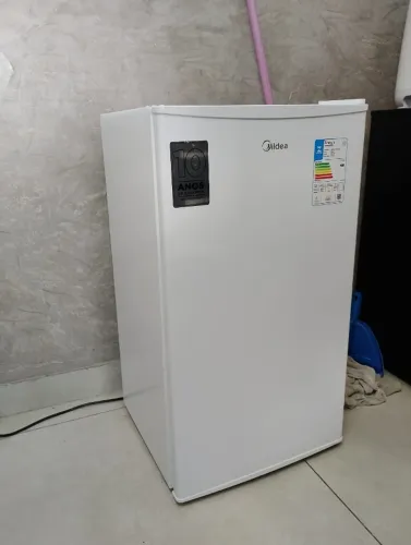 Frigobar Midea 93lt