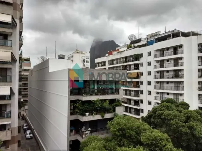 COBERTURA EM BOTAFOGO COM ÁREA EXTERNA, 5 QUARTOS E VAGA DE GARAGEM!!