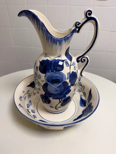Bacia e Jarra de Louça Decorativa