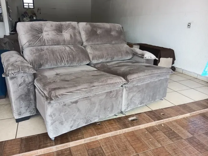 Sofá Retrátil e Reclinavel Pronta entrega. 