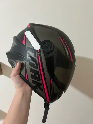 Capacete feminino