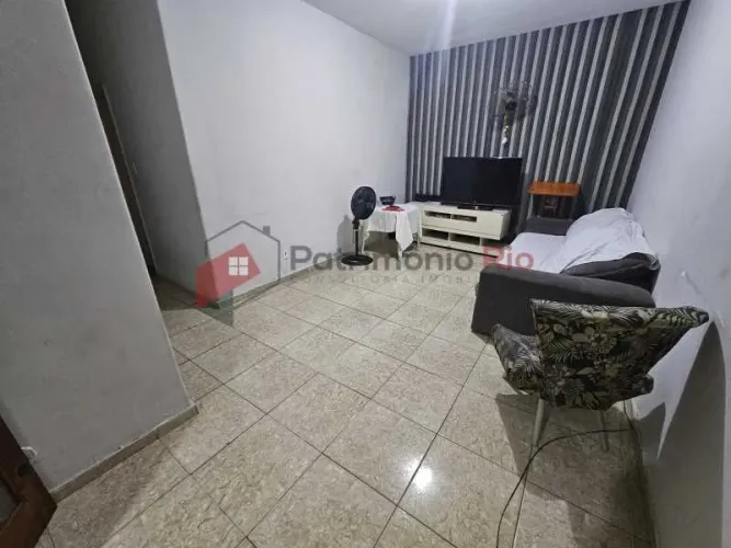 Bom apartamento comporto ampla sala, ampla cozinha , 2 quartos e varanda