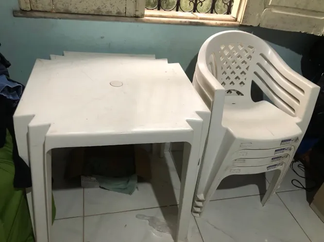 Mesa 4 cadeiras