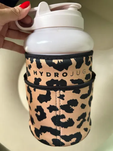 HydroJug - Garrafa de Água Importada | Estilo e praticidade