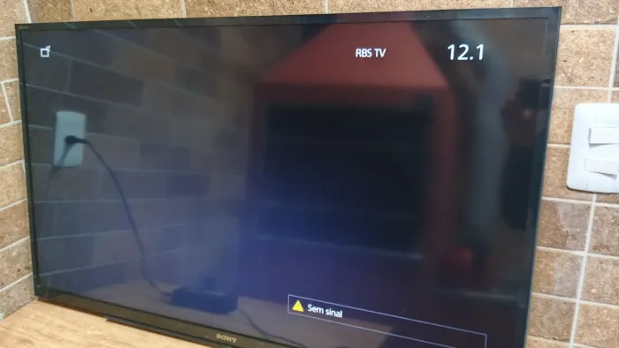 2 TVs Smart 43pol Toshiba e Sony 