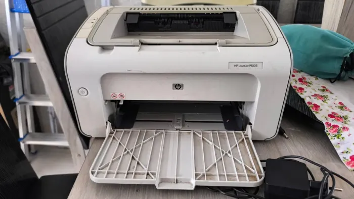 Impressora HP LaserJet P1005 - Monocromática