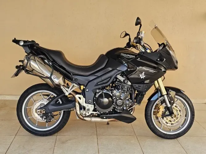 Triumph Tiger 1050cc em exelente estado