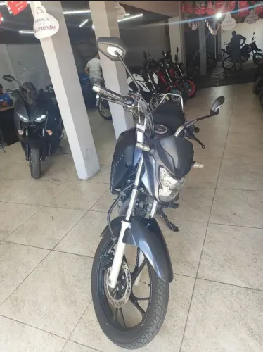 Moto Honda Titan 160 preta