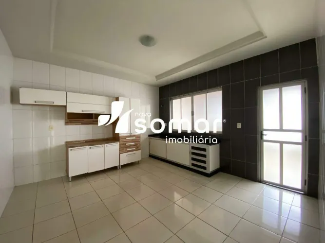 Casa para aluguel, 3 quartos, 2 vagas, Jardim Candelária - Divinopolis/MG
