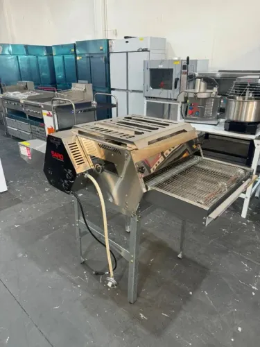 Forno de esteira para pizzas de até 50cm a gás glp Novo
