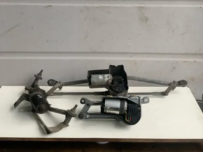Cangalha e/ou motor do vidro de pára-brisa