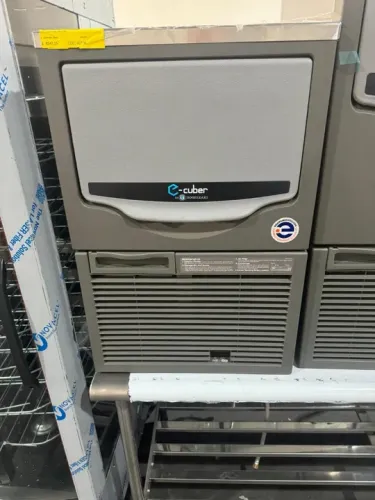 Maquina de gelo em cubos 40kg por dia