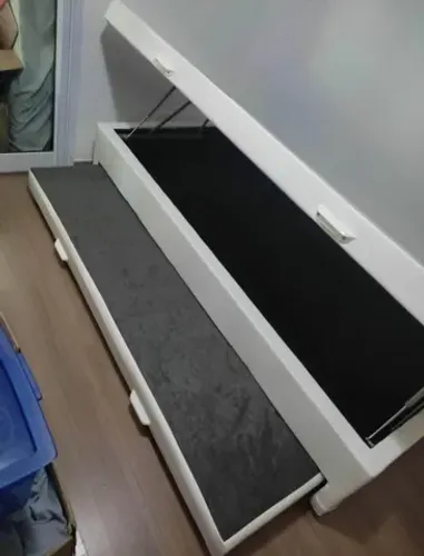 box solteiro com auxiliar e bau.