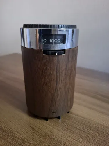 Rádio AM Decorativo a Pilha.