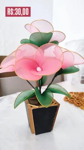 Vaso de flores de meia de seda 