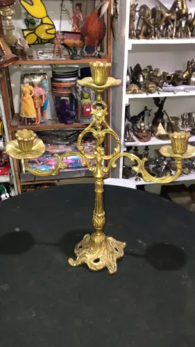 Candelabro de bronze