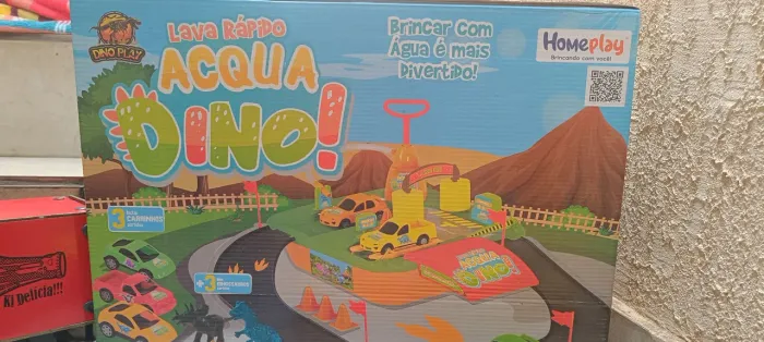 Brinquedo de menino  Lava Rápido Acqua Dino+Caminhão NOVO