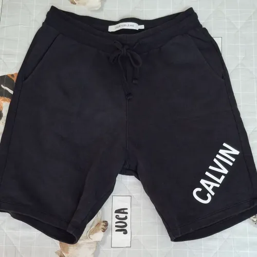 Bermuda Preta Moletom Calvin Klein tamanho P