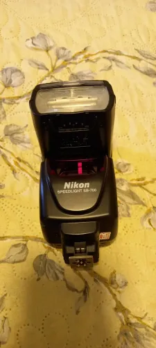 Flash Nikon SB700 (Usado - Em excelente condição)