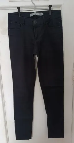 Calça preta com elastano