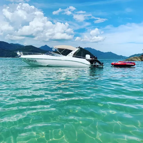 LANCHA Prince235 com deck e churrasqueira